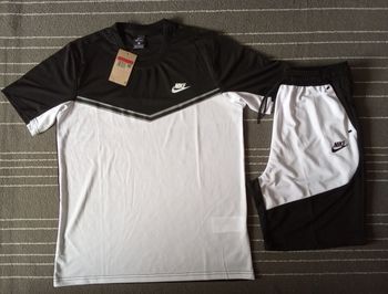 Ensemble Nike Tech short t-shirt