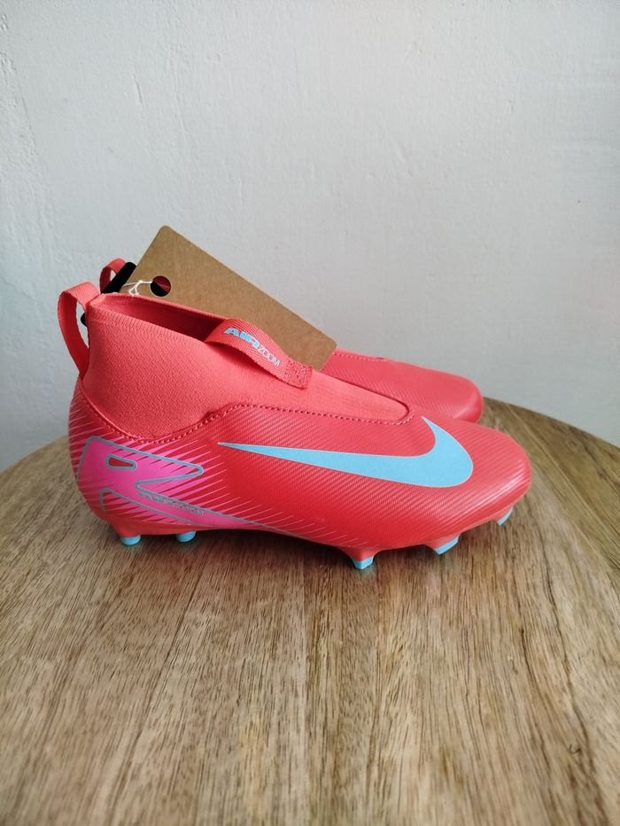 Crampons Nike T 33 - photo numéro 6