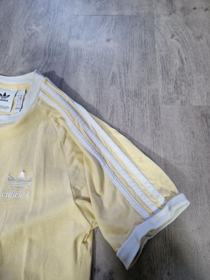 T shirt Adidas 3 Bandes / Stripes Jaune Logo Brodé Taille S Homme - photo numéro 5