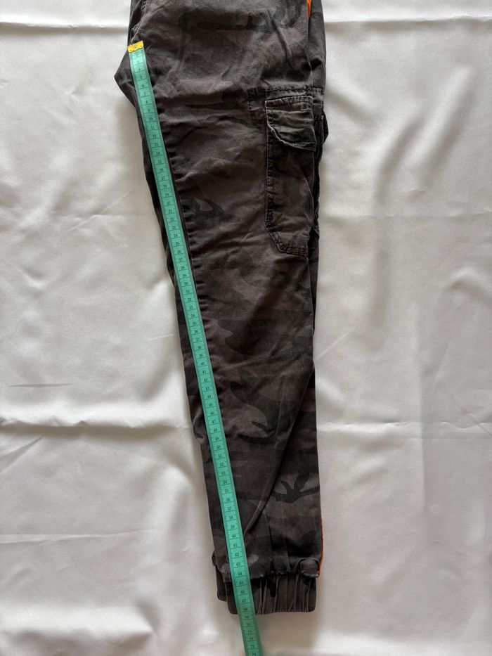 Cargo à motif militaire avec bandes oranges - SMOG - XS/34 - photo numéro 10