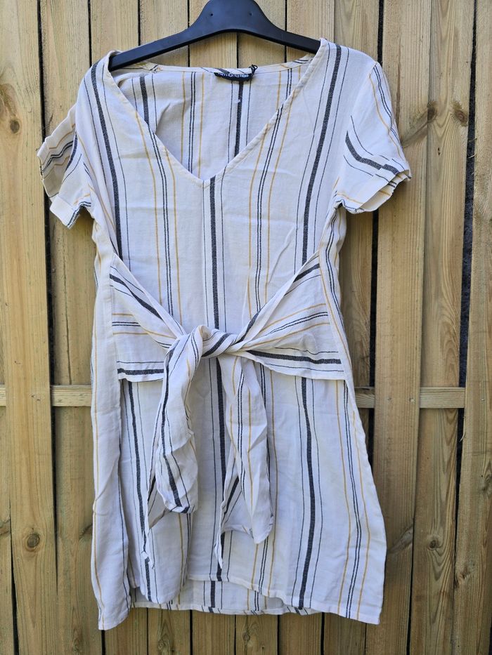 Robe neuve 🍒Pretty little thing🍒taille 34 achetée 29€99 - photo numéro 3