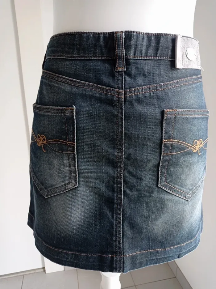 Jupe courte Mini-jupe en jean's bleu brut délavé fashion T.36 IKKS - photo numéro 4