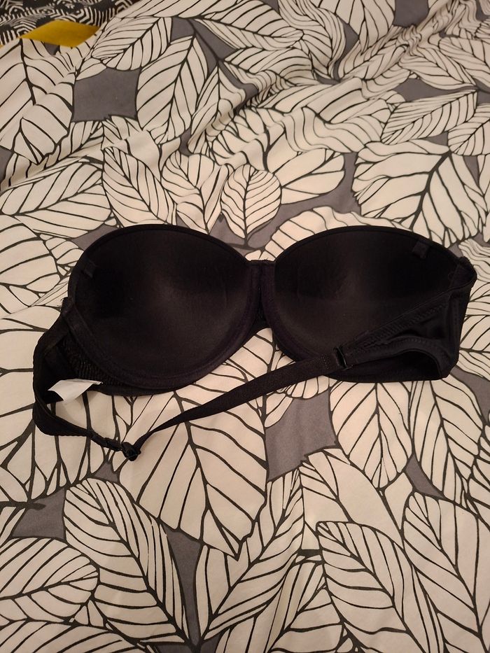 Soutien gorge noir sans bretelles - photo numéro 2