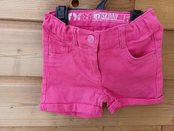 Short 4 ans