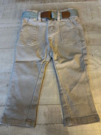 Jean beige avec ceinture 