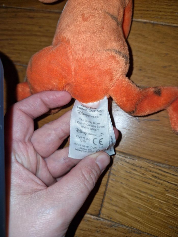 Peluche Tigrou Disney store - photo numéro 7