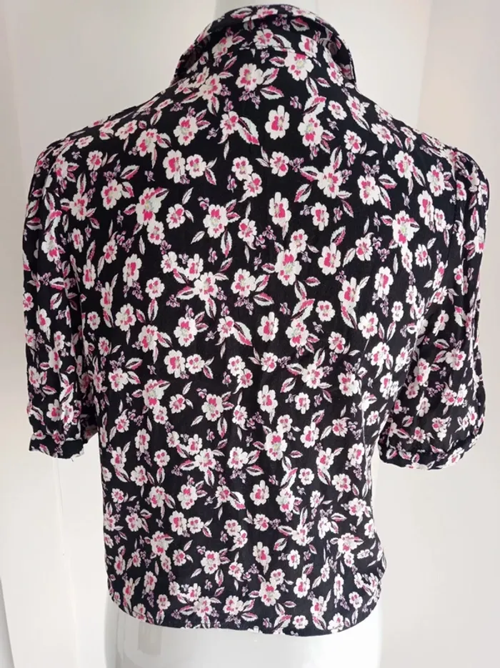 Haut court blouse noir fleurie colorée manches courtes T.38 Pimkie - photo numéro 3