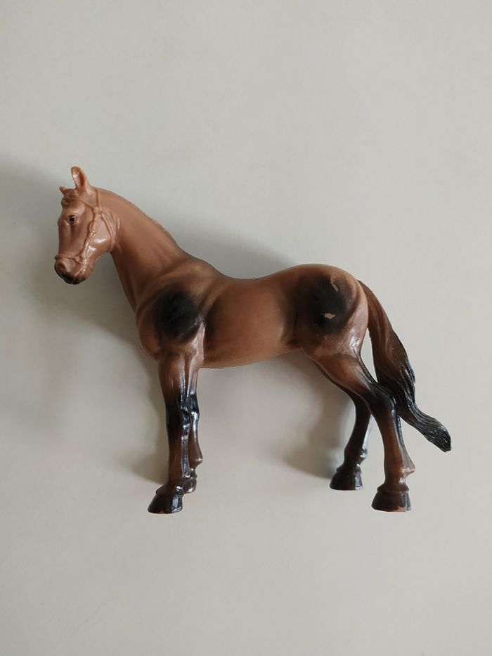 3 petits chevaux en plastique - photo numéro 6