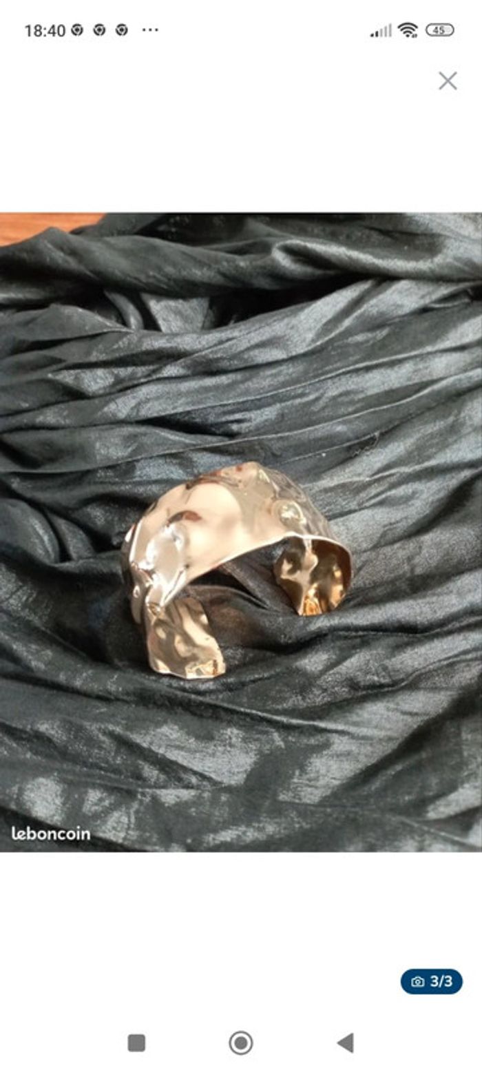 Bracelet manchette doré : idée cadeau 🎁 - photo numéro 3