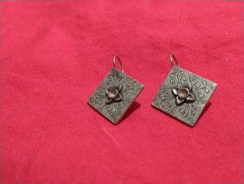 Boucles d oreille en métal