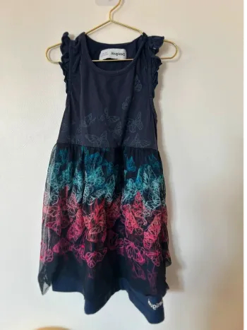 Robe desigual taille 3 ans en très bon état