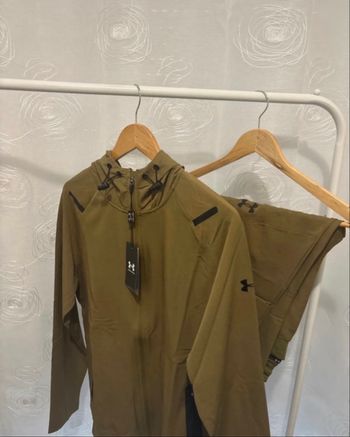 Ensemble Under Armour kaki