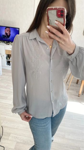 Chemise grise bleuté légère brodée