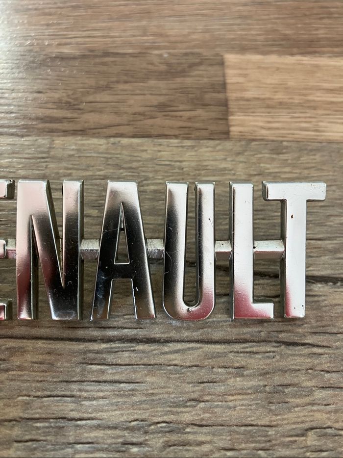 Insigne Renault - photo numéro 3