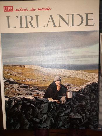 2- Collection de 12 livres autour du monde