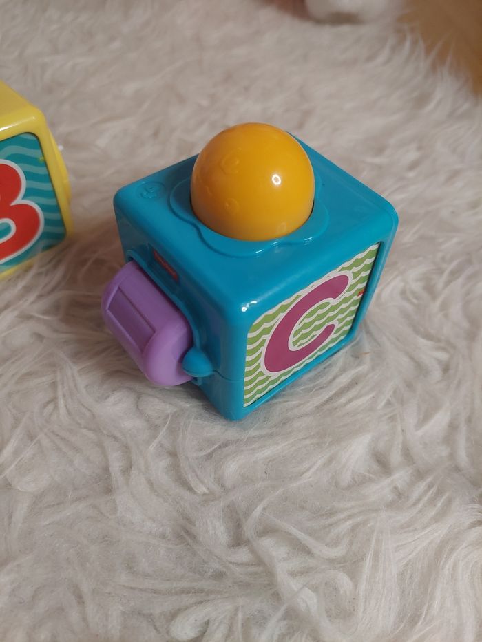 Lot 3 cubes activités à emboiter jeux d'éveil bébé Fisher Price TBE 🎲 - photo numéro 4
