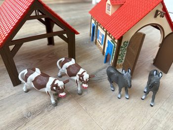 Lot jouets ferme avec de nombres animaux