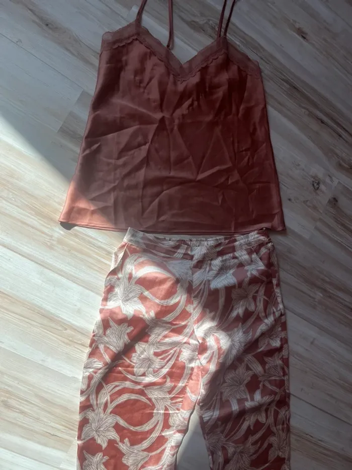 pyjamas satin etam fleurs taille M - photo numéro 2