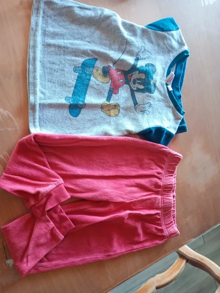 Pyjama Mickey, orchestra,4ans,très bon état, garçon hiver