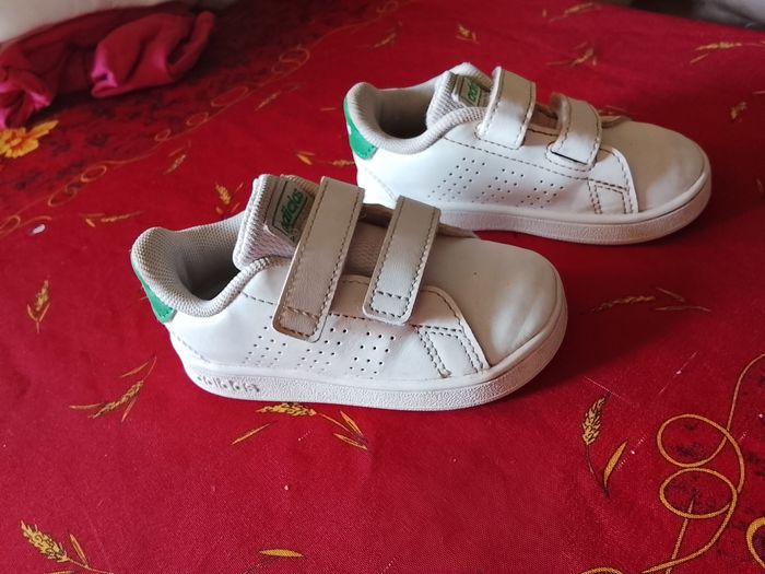 Chaussures Adidas taille 21 - photo numéro 1