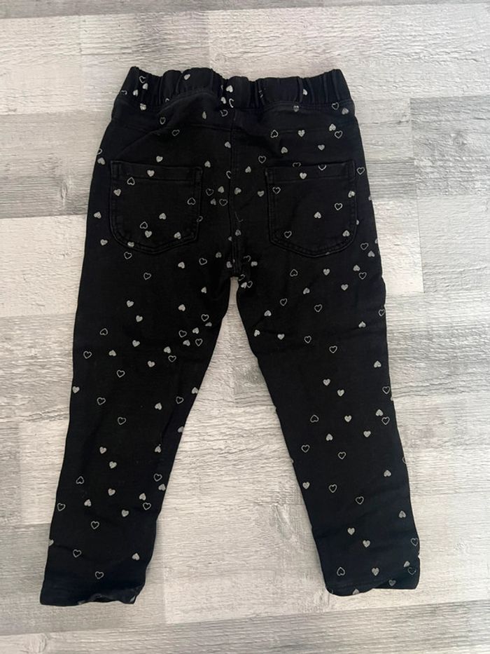 Pantalon noir motif cœur argenté 3 ans - photo numéro 2