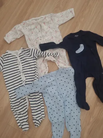 Lot pyjamas 6 mois