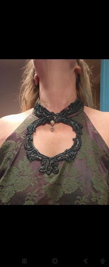 Magnifique robe de soirée bijou. Steppin'Out.