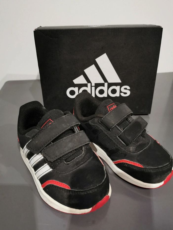 Baskets scratch Adidas garçon 22 noir et rouge - photo numéro 2