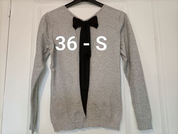 Pull gris avec noeud noir dos Camaïeu S