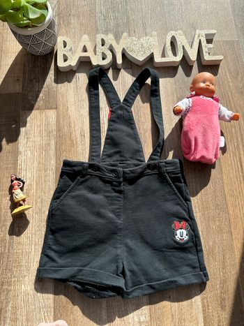 - Short Disney - 23 mois - Très bon état