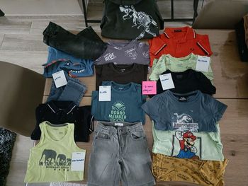 Lot de 16 vêtements garçon 4 ans
