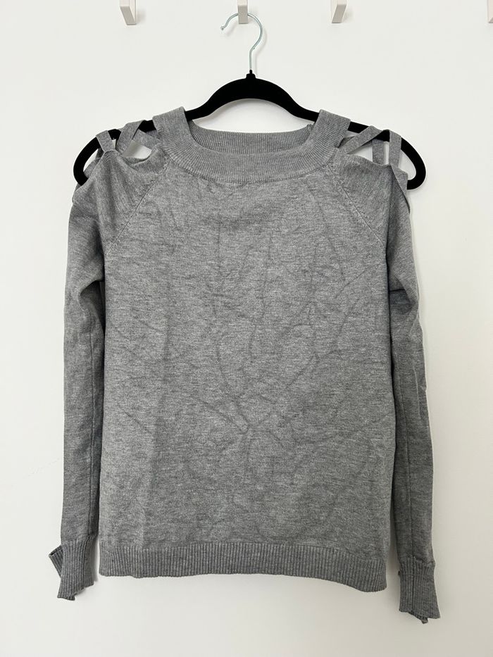 Pull gris manches longues ajourées col rond Taille Unique