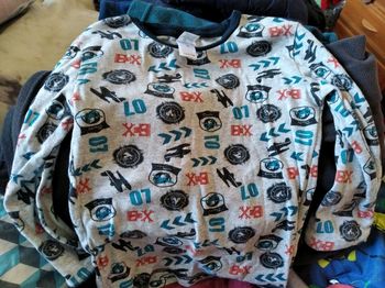 Haut de pyjama planes