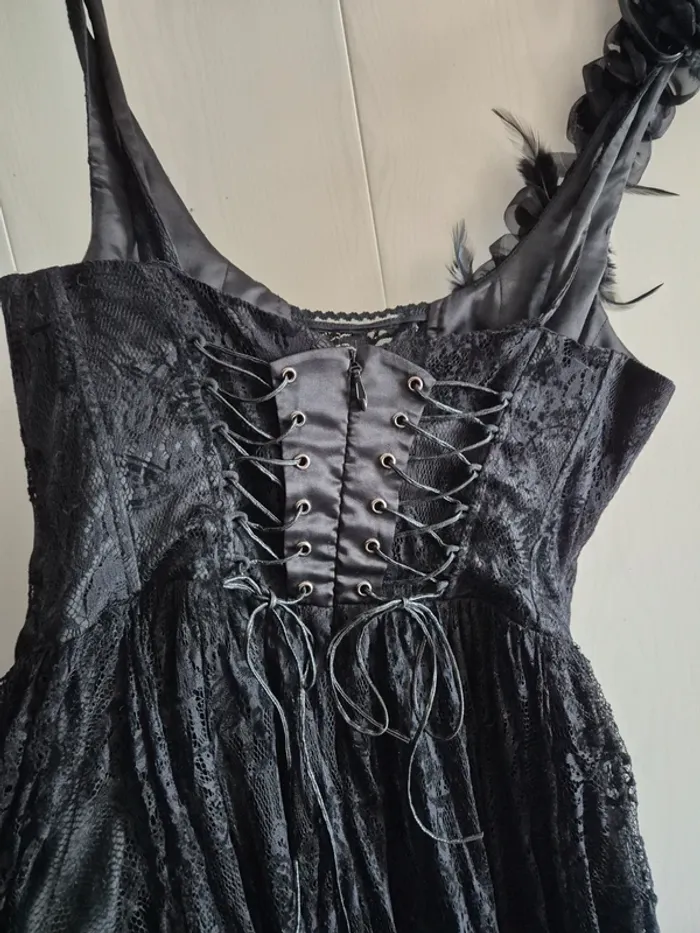 Robe noire à dentelle gothique - photo numéro 6