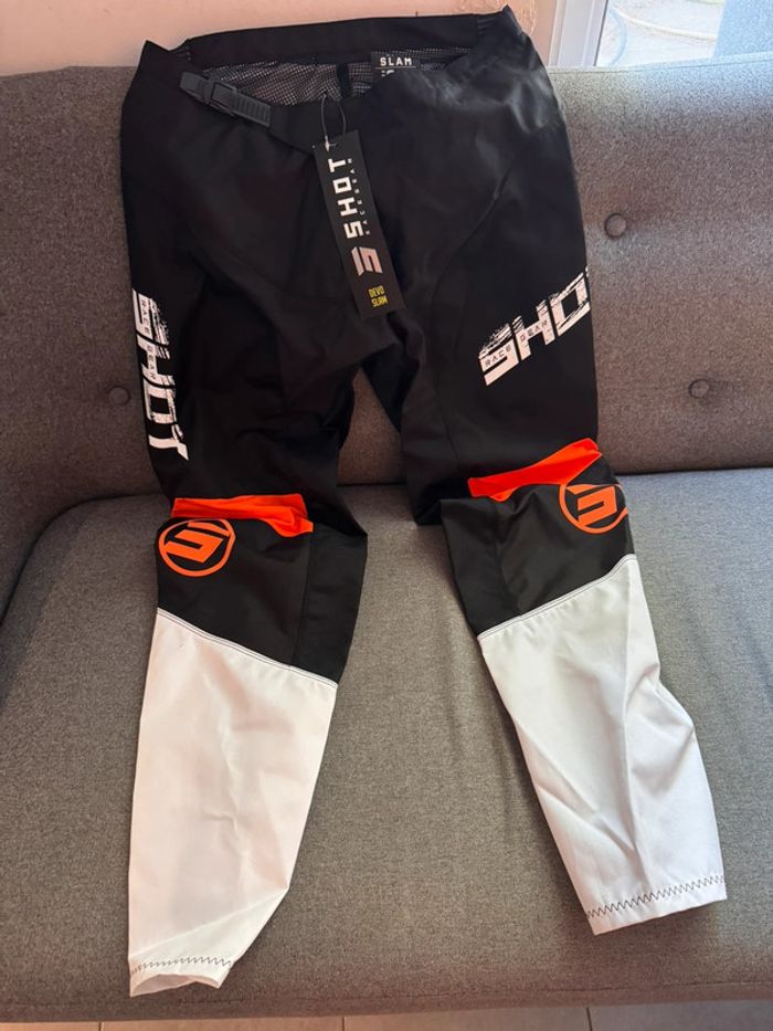 Pantalon SHOT mx ou MTB (bikepark) neuf avec étiquettes taille L (34US)