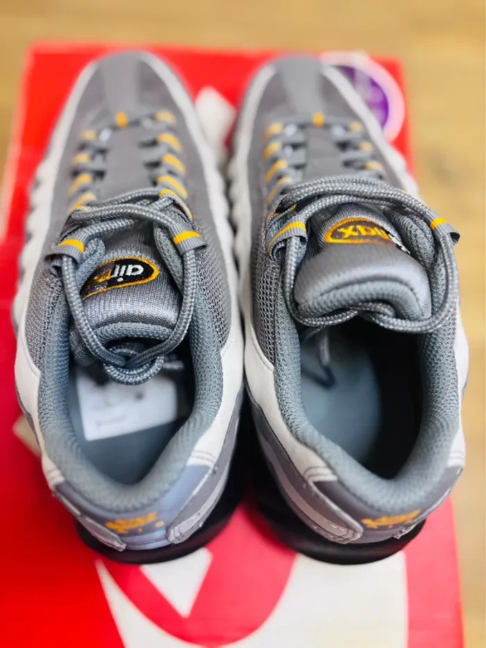 Nike Air Max 95 Grey Orange Black Taille 36.5 - photo numéro 5