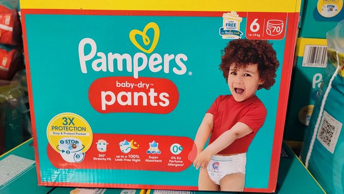 Pampers Baby dry pants taille 6 lot de 2 cartons (140 couches)