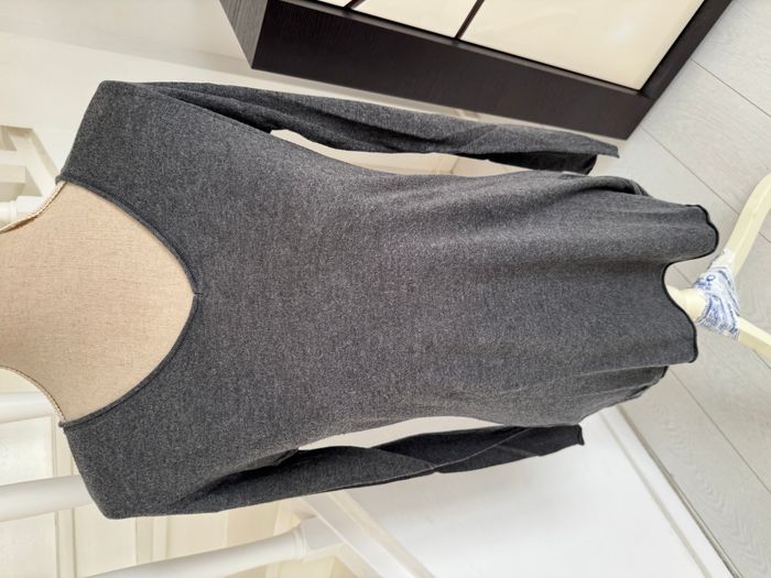 Pull Etam gris foncé avec motif papillon à l’arrière - photo numéro 2