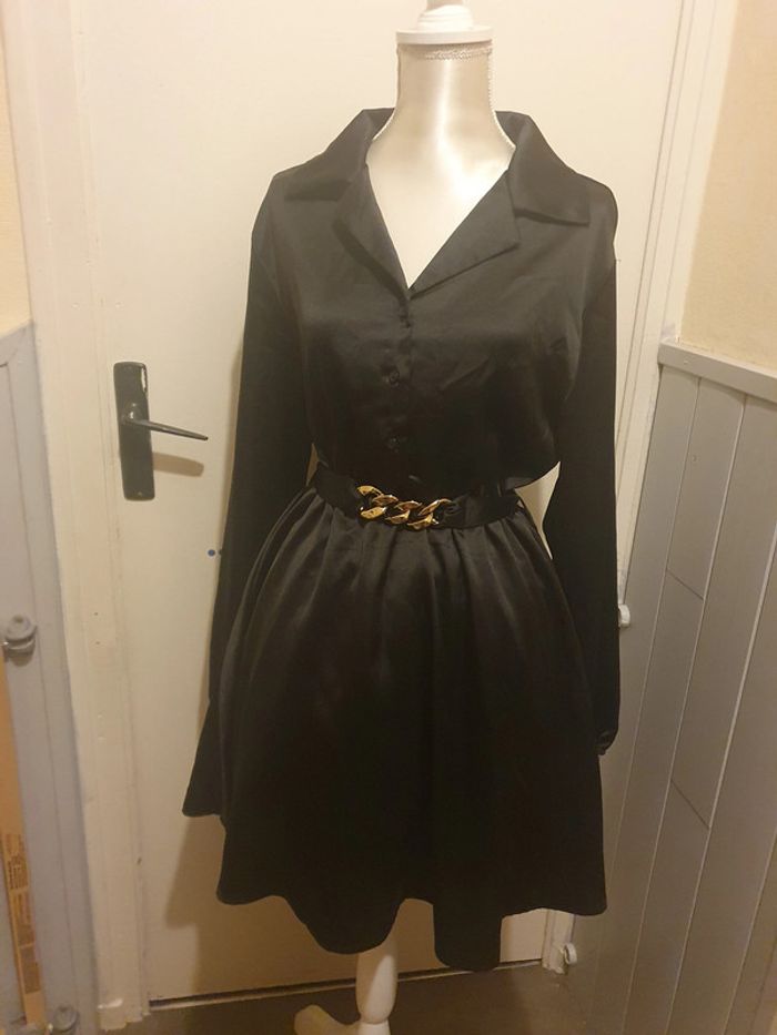 🌸Robe en très bon état taille 42