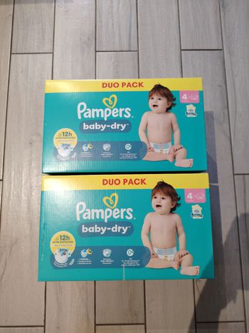 couches Pampers taille 4