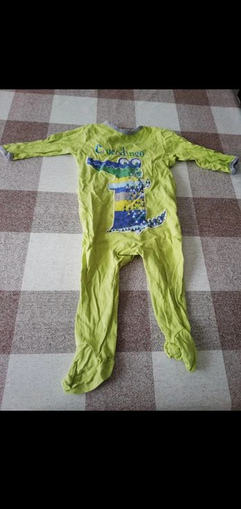 Pijama 12 mois vert crocodile Kiabi