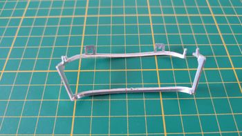 Contour pare-brise cassée a coller pièce détachée miniature Bburago Burago Jaguar type E 1961 1/18 1