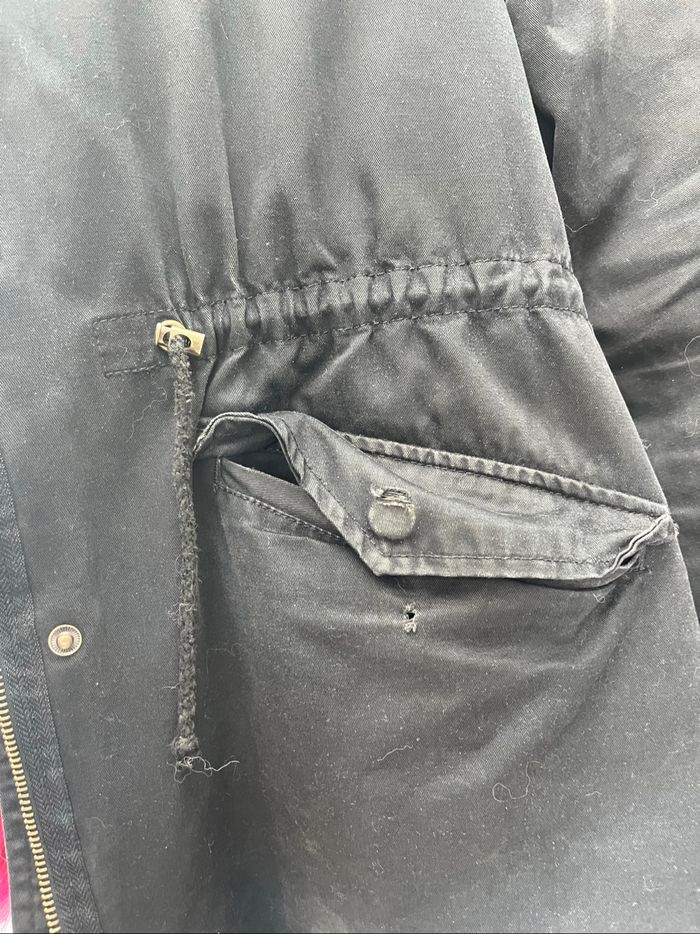 Manteau noir et rose - photo numéro 3