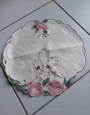 Napperon satin roses vintage