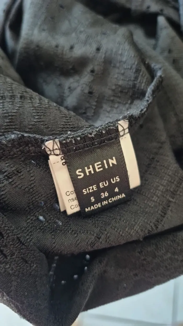 Haut noir dentelles Shein - photo numéro 4