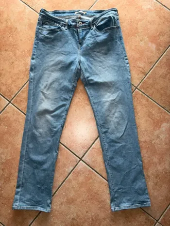 Jean Levis straight