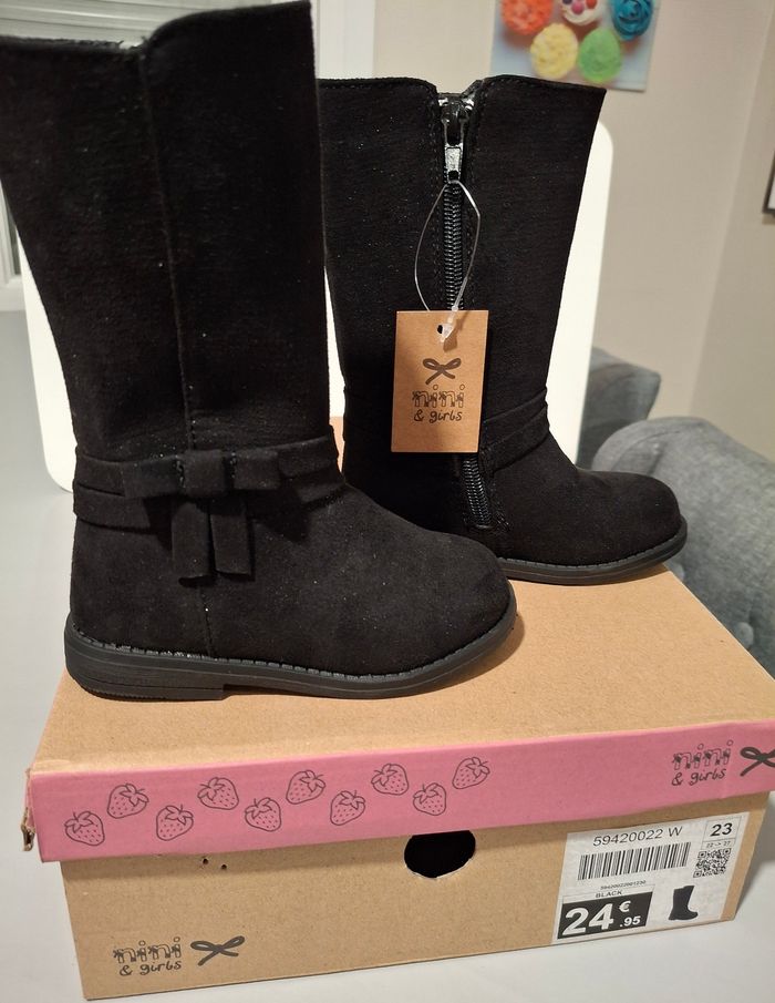 Bottes nini et Girls 

Noir pailletés
