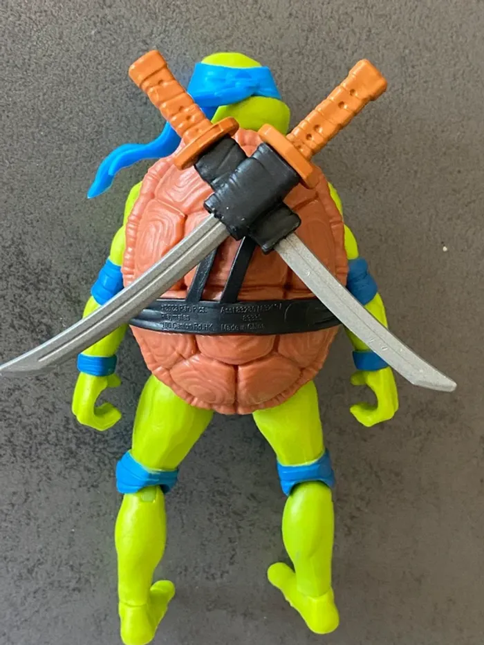 Figurine Léonardo Tortues Ninja 12 cm avec accessoires - photo numéro 5