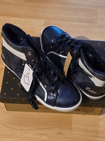 NEUVES (non portées) 🏷🏷🩷😍🤩superbes baskets chaudes pointure 35 fille🩷😍🤩