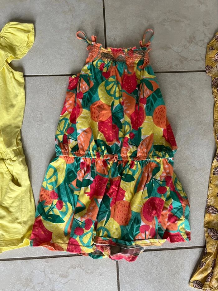 Lot de vêtement été 10 ans ( robe et Combishort € - photo numéro 3